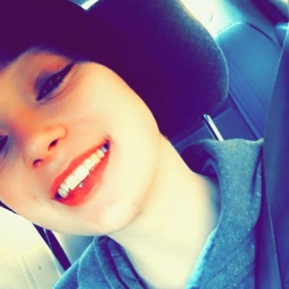 Meet your Posher, Danielle - Picture 1 of 1